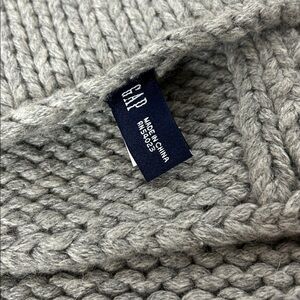 GAP Gray Thick Knit Blovk Pattern 80” Long Scarf Wrap Accessory